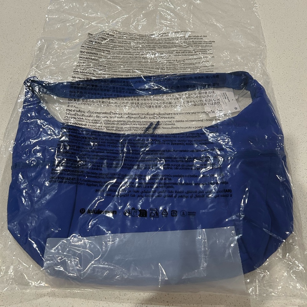 Lululemon Large Slouchy Sling Bag 13L- Riverside color (not available anymore) - Picture 2 of 12